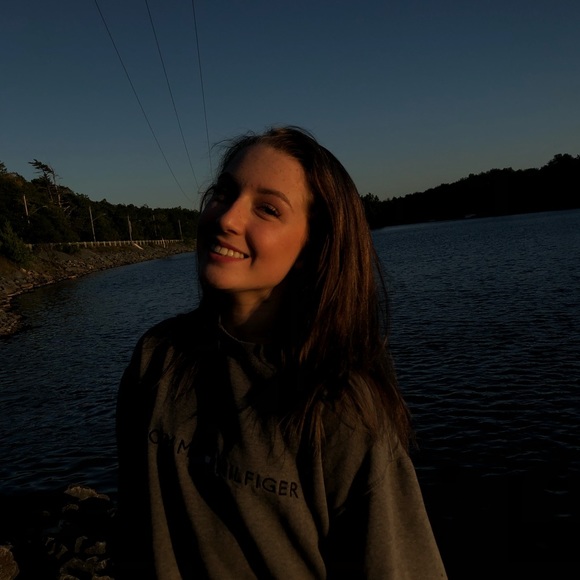 Meet your Posher, Julianna - Picture 1 of 1